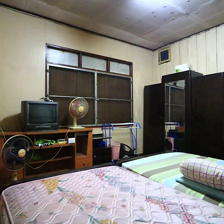Anurak Guesthouse